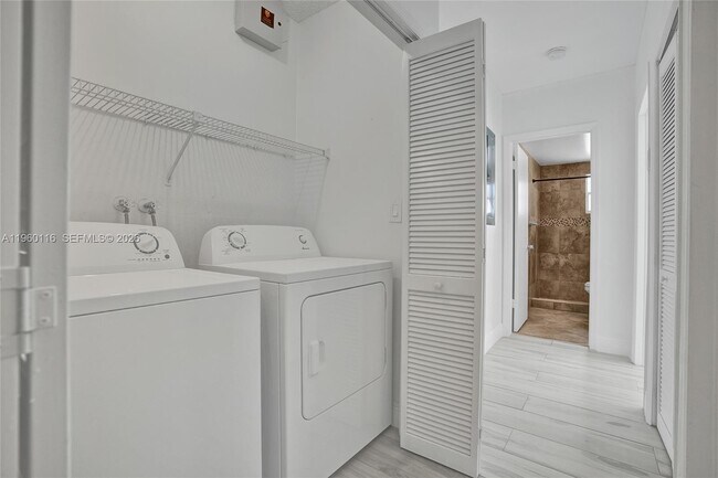 Building Photo - 5721 SW 11th St