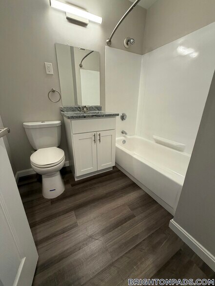 Building Photo - 9 Bronsdon St