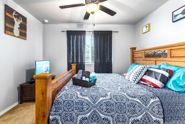 Building Photo - 11111 Belair Dr