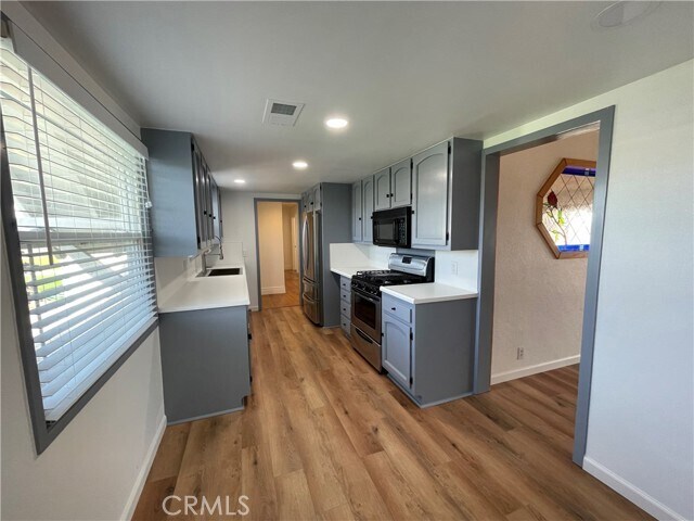 Building Photo - 5072 Edinger Ave