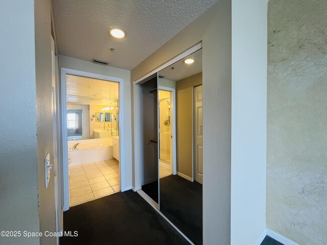 Building Photo - 104 Riverside Dr