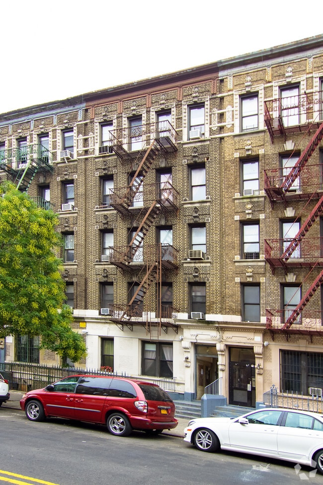 Primary Photo - 123 Post Ave