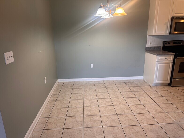 Building Photo - 4030 Bardstown Ct
