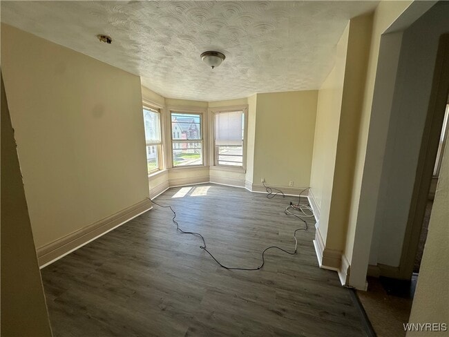 Building Photo - 457 6th St