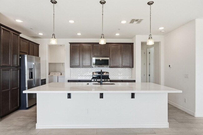 Building Photo - 5100 E Rancho Paloma Dr