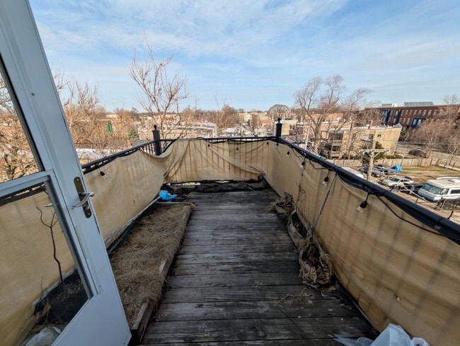 Building Photo - Incredible Humboldt Park Penthouse 2b/2b