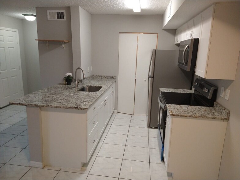 Building Photo - 12540 Equestrian Cir