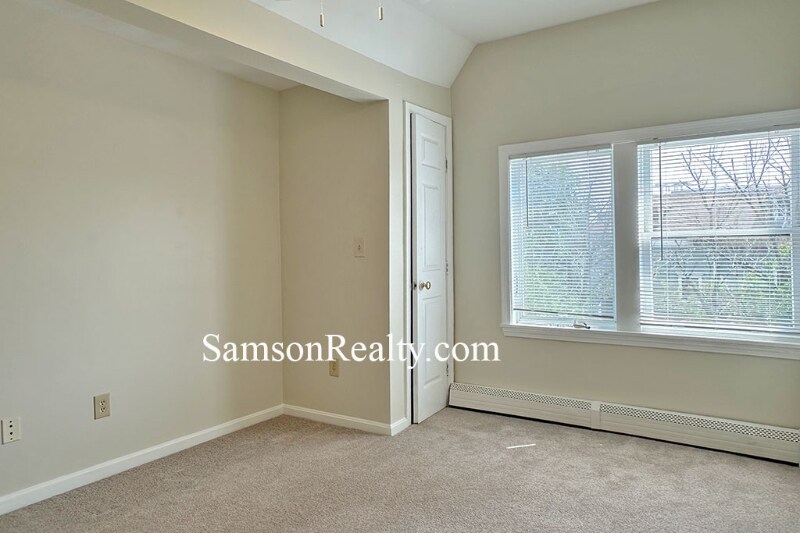 Building Photo - 204 Angell St