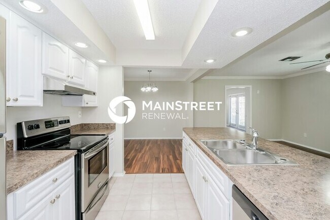 Building Photo - 3 Bedroom Pet-Friendly Home in spring hill...
