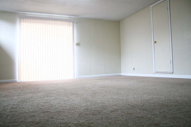 Building Photo - 898 W San Gabriel Ave