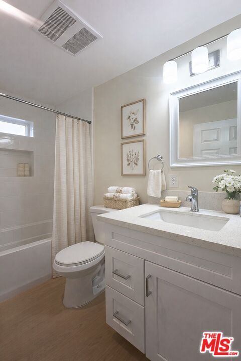 Building Photo - 2718 W 70th St