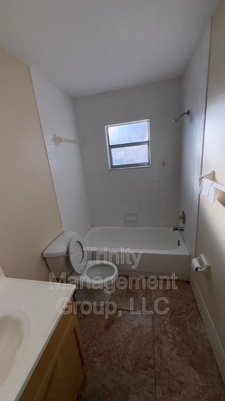 Building Photo - 6331 Delaware Ave