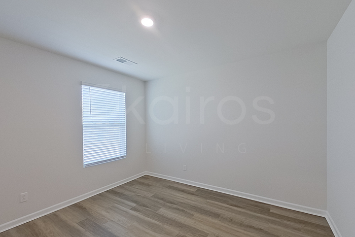 Building Photo - 113 Overstreet Way