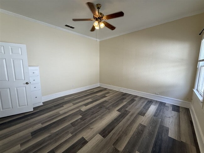 Building Photo - Beautifully Renovated 2 bedroom, 1 bath Bungalow | Historic Highland area | $900/Month Rent