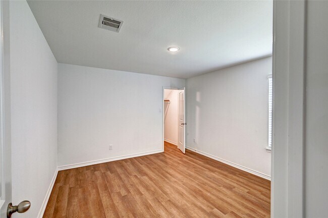 Building Photo - 9230 Mission Arbor Ln