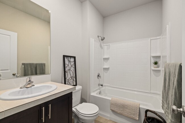 Building Photo - 4 Bedroom Home with Spacious Fully Fenced ...