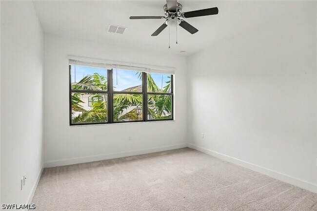 Building Photo - 12762 Woodbury Dr