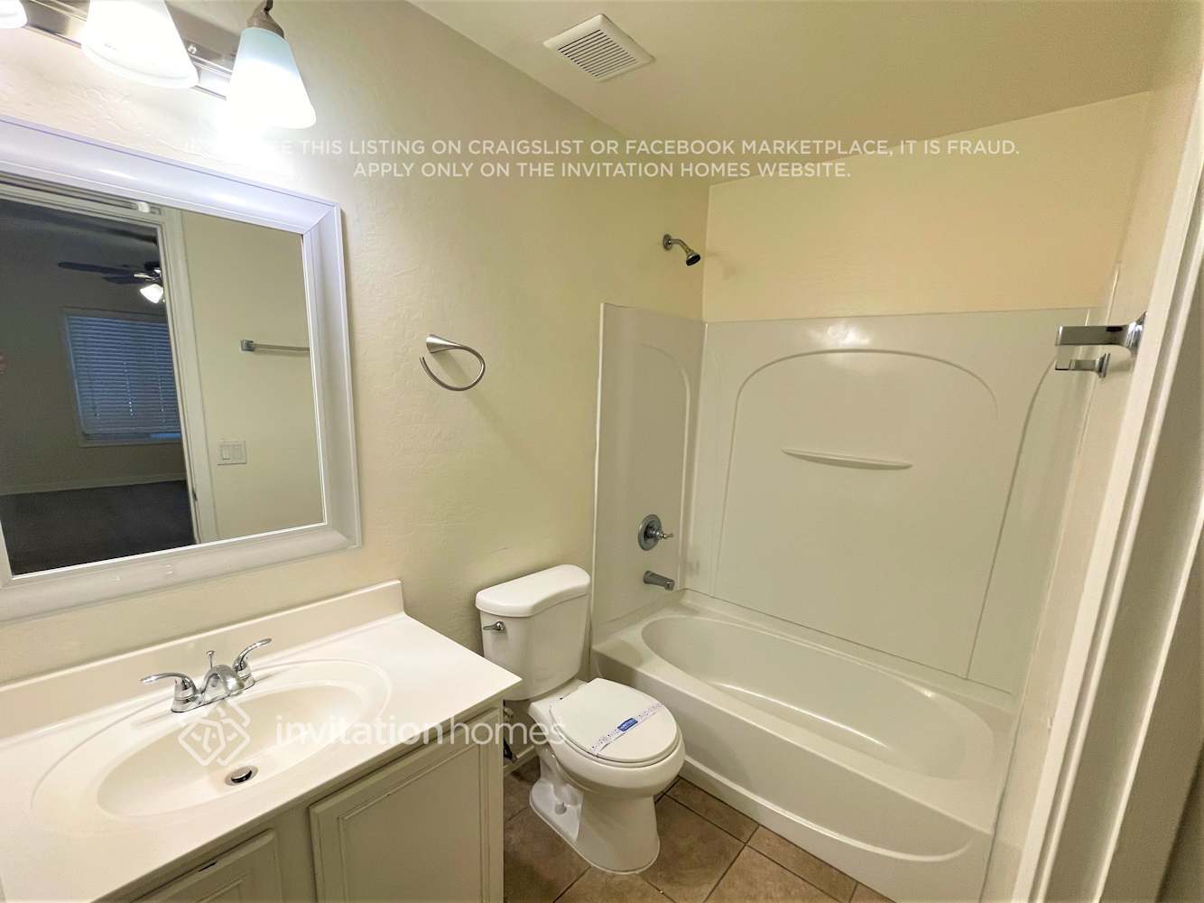 Building Photo - 4084 E Windsor Dr