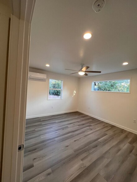 Building Photo - 1421 W 540 N
