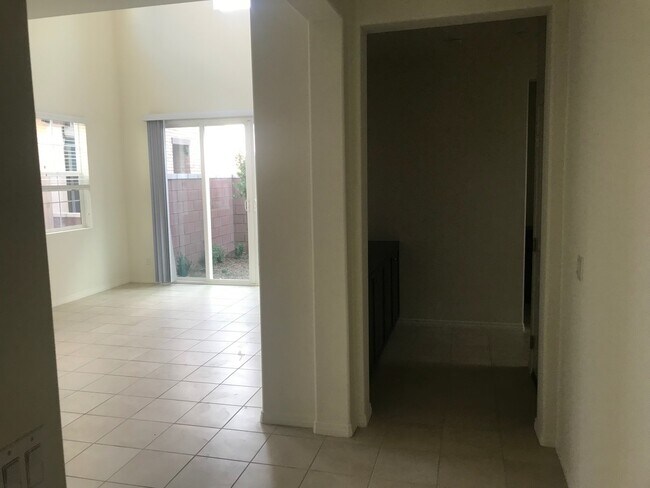 Building Photo - Luxury home 4Bedroom 3.5Bathroom in Chino