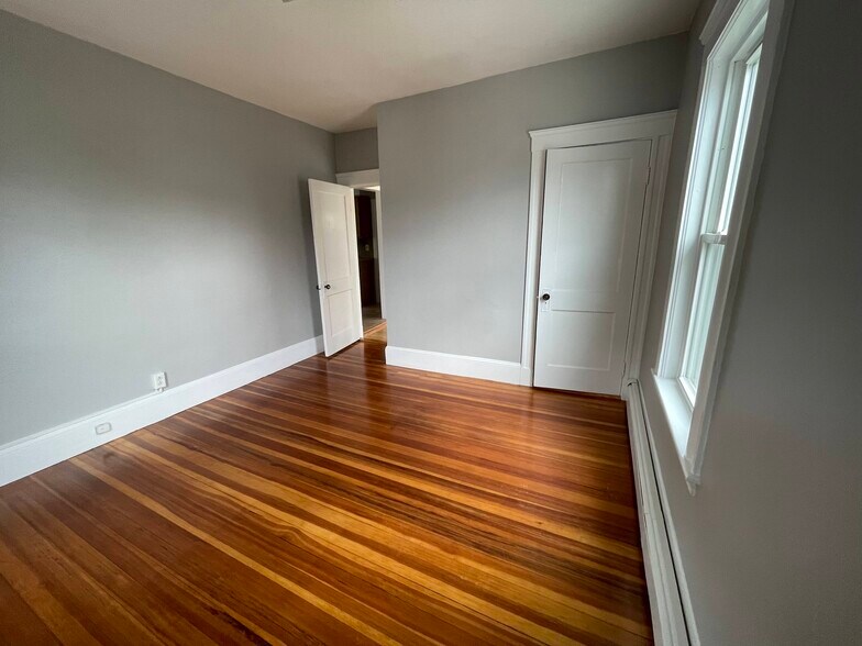 Bedroom 1 - 47 Pearl St