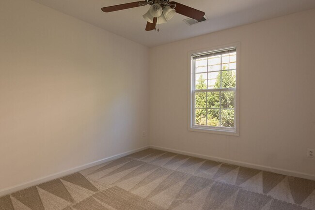 Building Photo - 151 Brookwood Dr