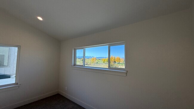 Building Photo - 82 Horseshoe Lp