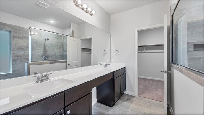 Building Photo - 1941 Colonial Ave