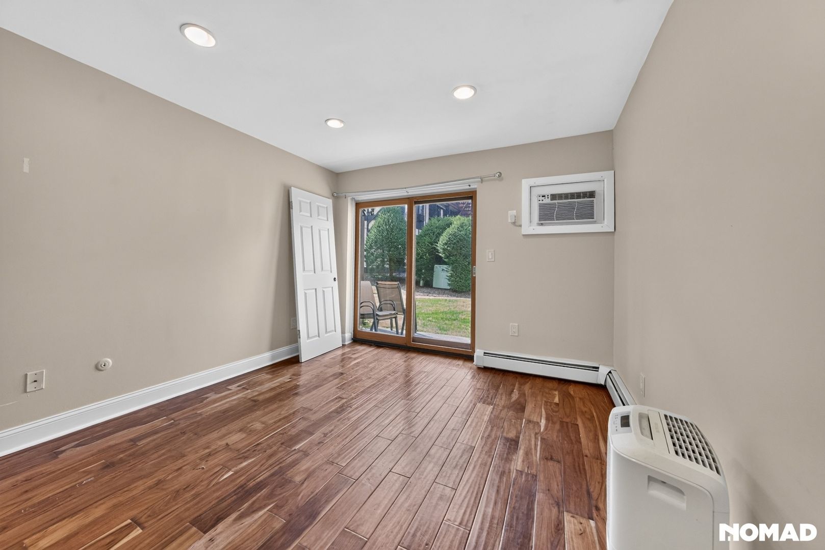 Building Photo - 5 Loudon Dr