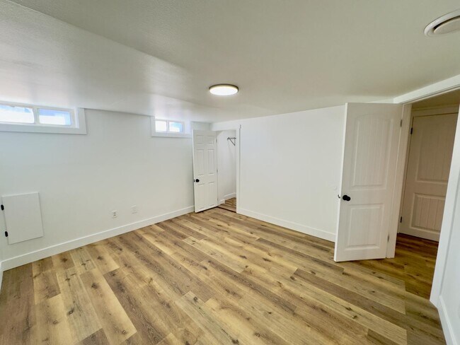Building Photo - 1657 N 400 W