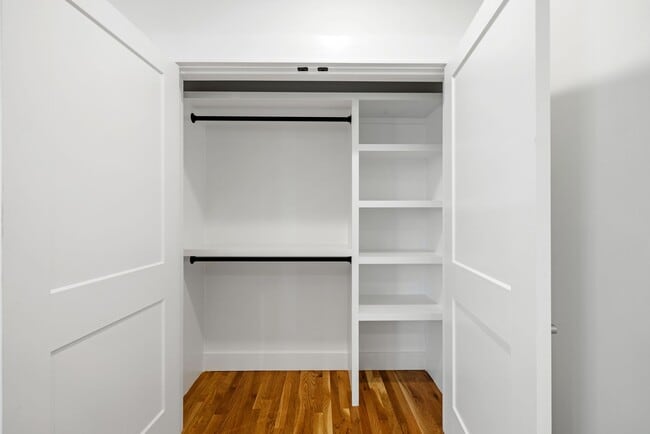 Building Photo - 2104 Jade Dr