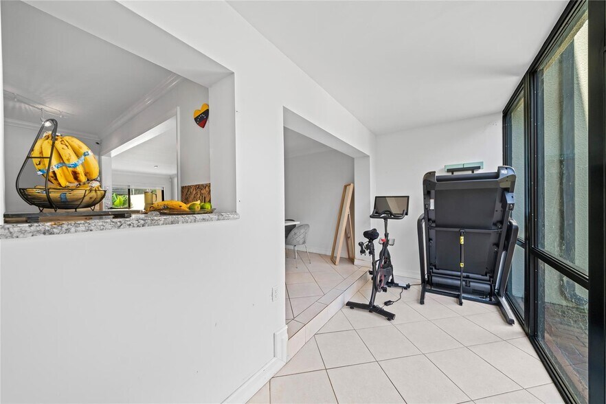 Building Photo - 8745 SW 137th Ave