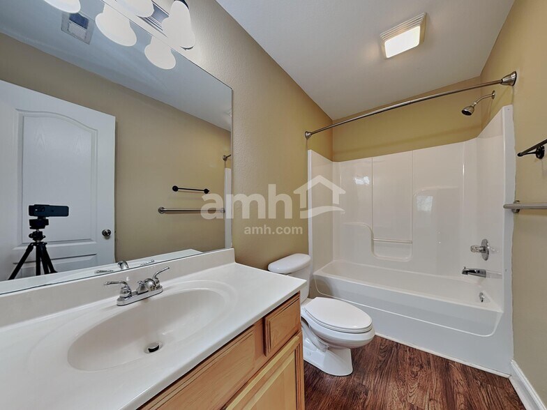 Building Photo - 6317 Stillglen Ln