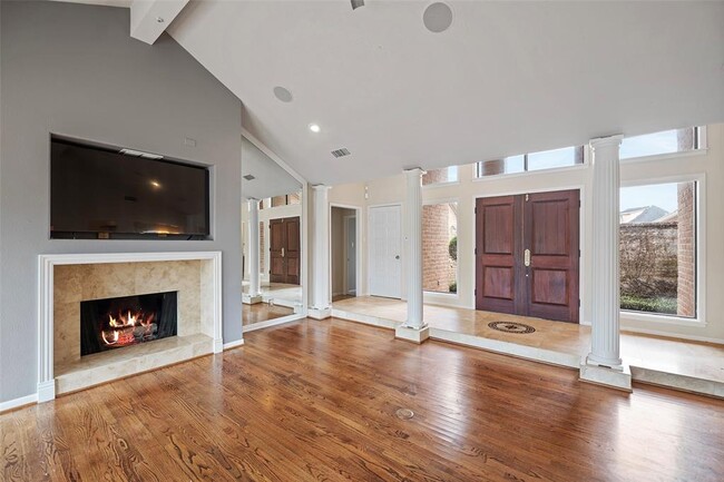 Building Photo - 534 Fox Briar Ln