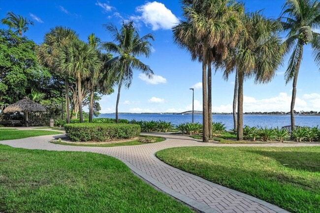 Building Photo - 2451 Brickell Ave