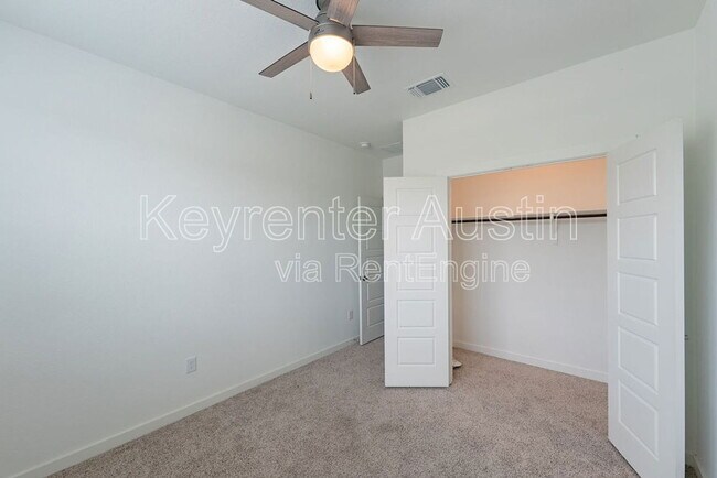 Building Photo - 2901 Louris Ln