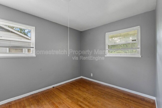 Building Photo - 135 Dundee Cir