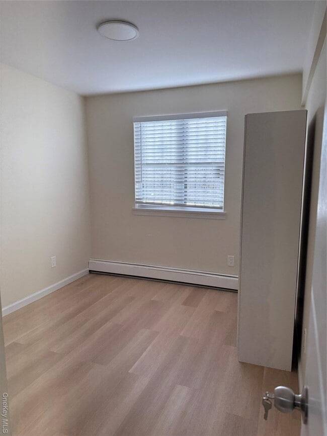 Building Photo - 41-35-41149 149th Pl