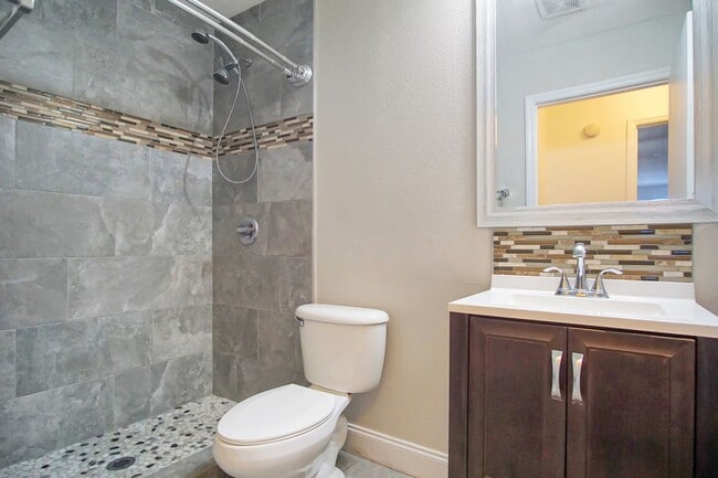 Building Photo - Studio in Davenport now available!