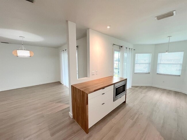 Building Photo - 19 Cedarfield Ct