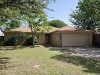 Building Photo - Great 3 bedroom! Move in special of $995!