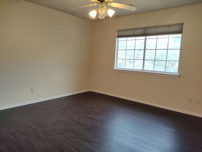 Building Photo - House for lease in Austin.