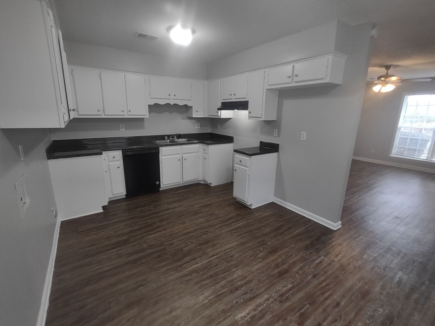 Building Photo - 3914 Winwood Dr