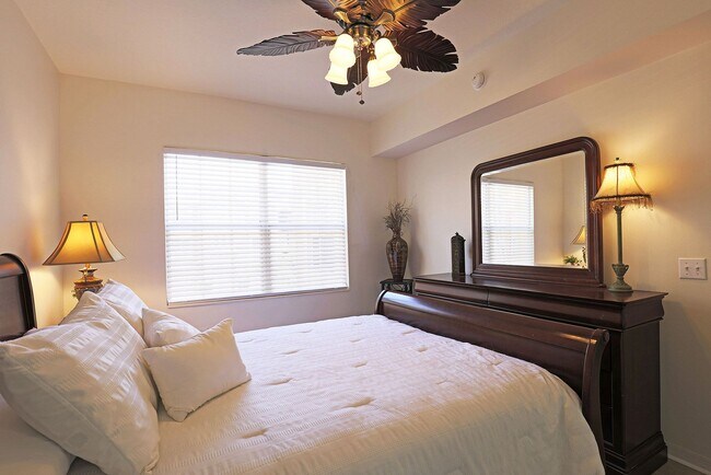 Building Photo - The Gardens at Beachwalk 15630-204