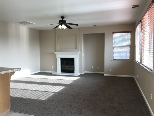 Building Photo - 1235 Bluegrass Ct