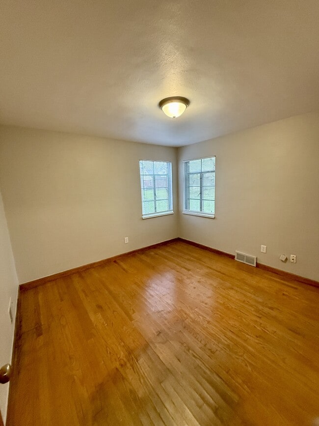 Building Photo - 4607 Channing Ln