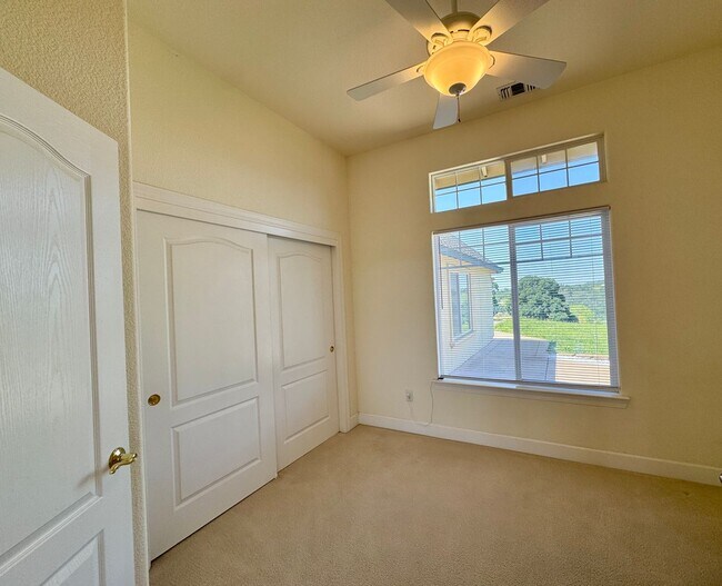 Building Photo - 6255 Peacock Way
