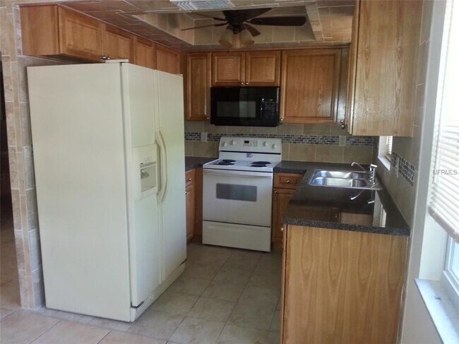 Building Photo - Seminole 10866