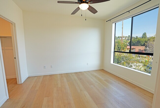 Building Photo - 3282 N Canary Way