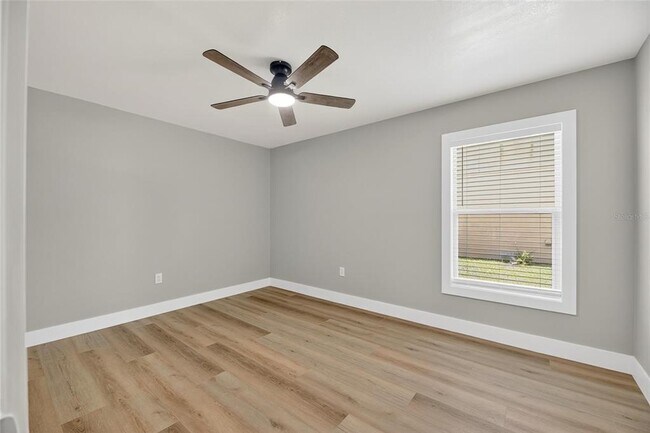Building Photo - 10610 Boyette Creek Blvd